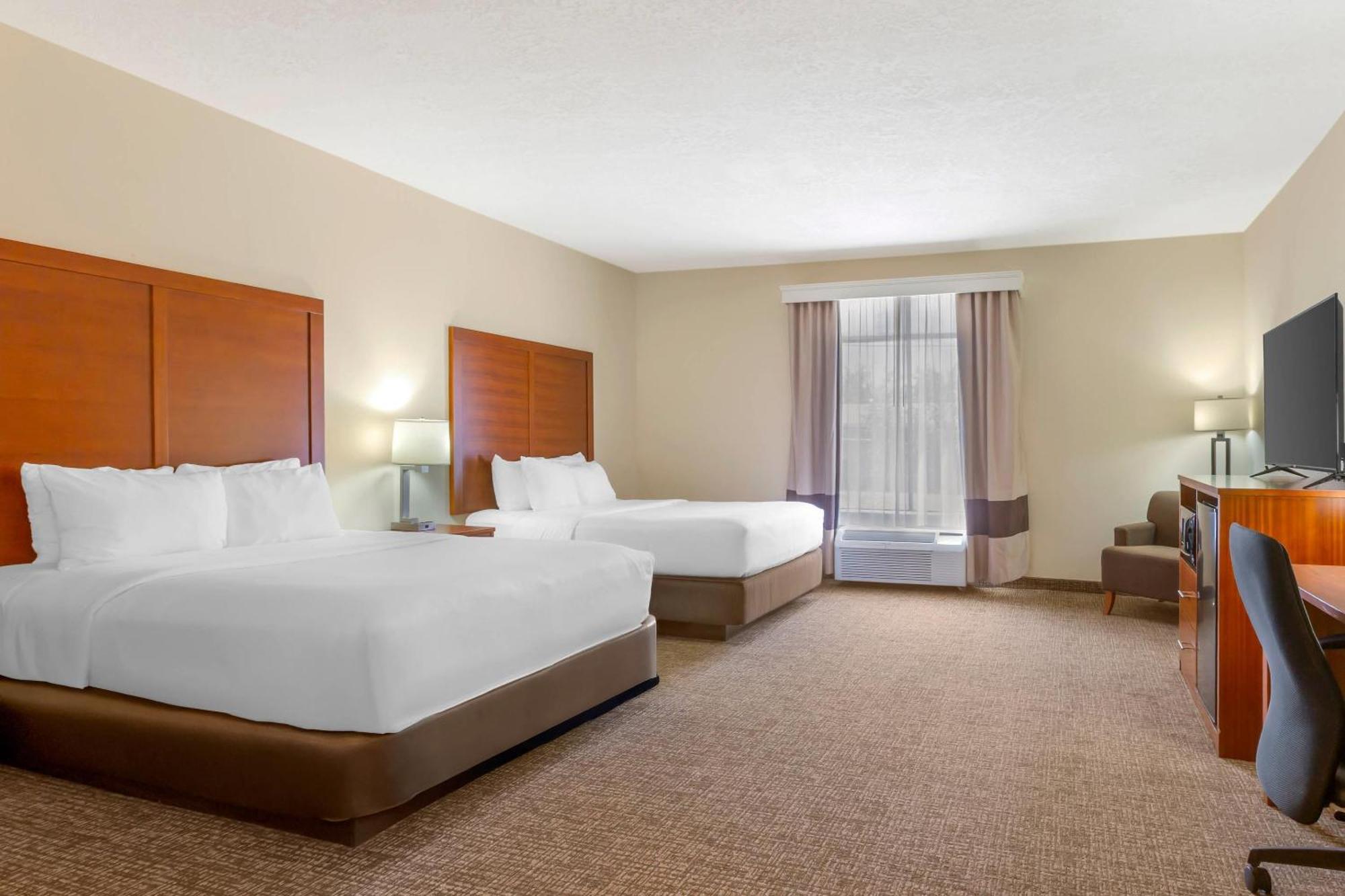 Queen Room with Two Queen Beds - Non-Smoking,1680591928:JPEG